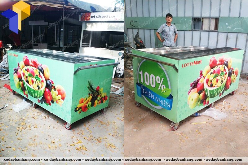 tu đẩy bán trái cây lưu động