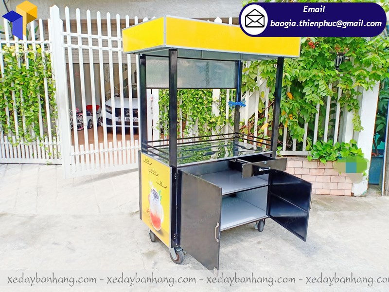 quầy bán đồ ăn vặt