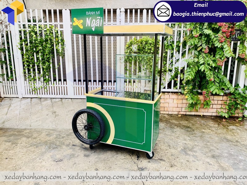 tủ bán bánh mì lưu động