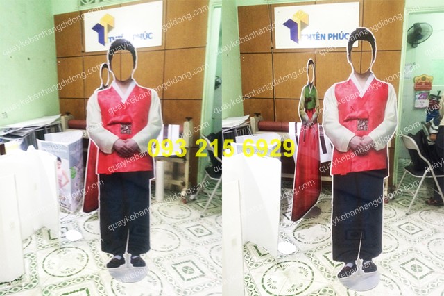standee mo hinh le tan