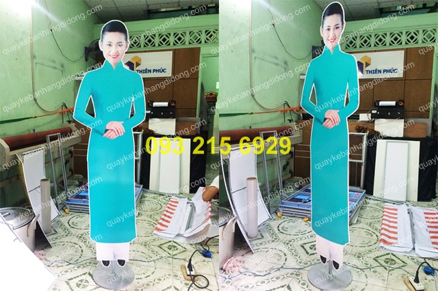 standee mo hinh le tan