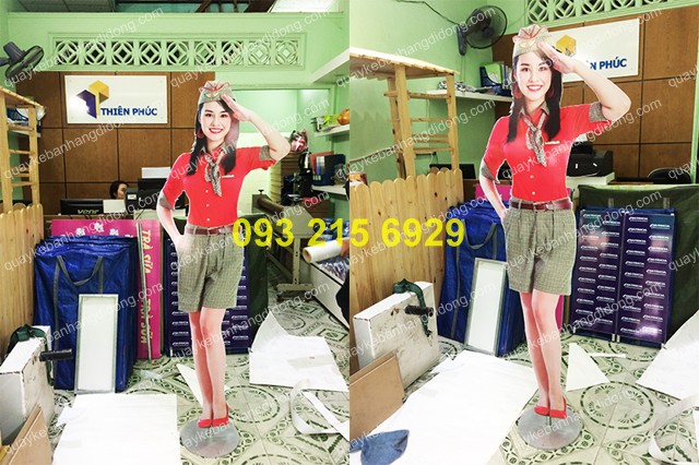 standee mo hinh le tan