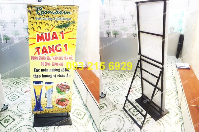 san xuat standee mo hinh khung sat