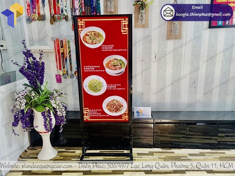 bảng quảng cáo đứng