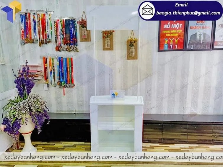 báo giá bàn sampling nhựa giá rẻ