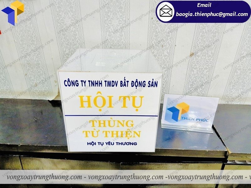 báo giá hộp tiền từ thiện bằng mica