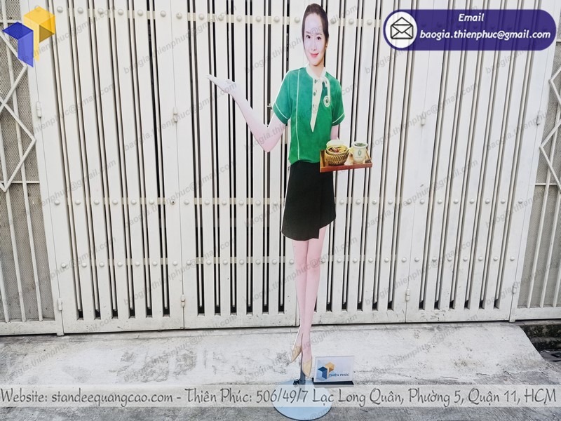 báo giá standee hình người quảng cáo