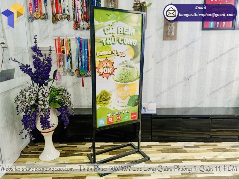 báo giá standee khung sắt TPHCM