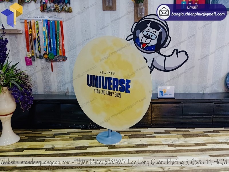 báo giá standee nhân vật hoạt hình