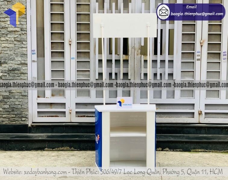 Booth nhựa quảng cáo cho PG đứng bán hàng trung tâm thương mại bán lẻ toàn quốc