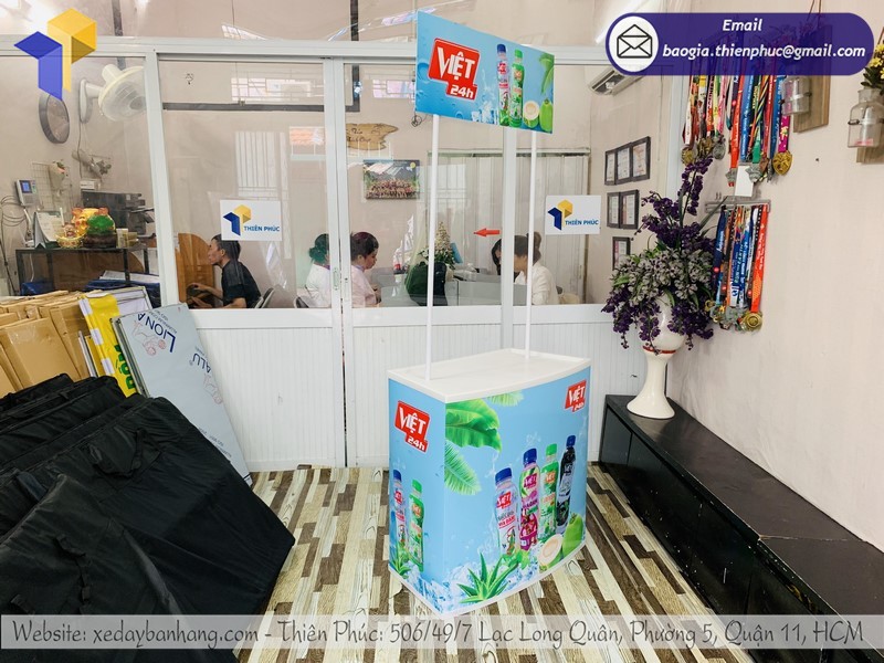 booth nhựa sampling giá rẻ tiện lợi