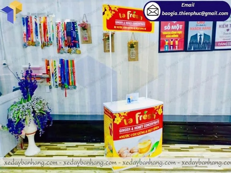 booth nhựa sampling quảng cáo giá rẻ
