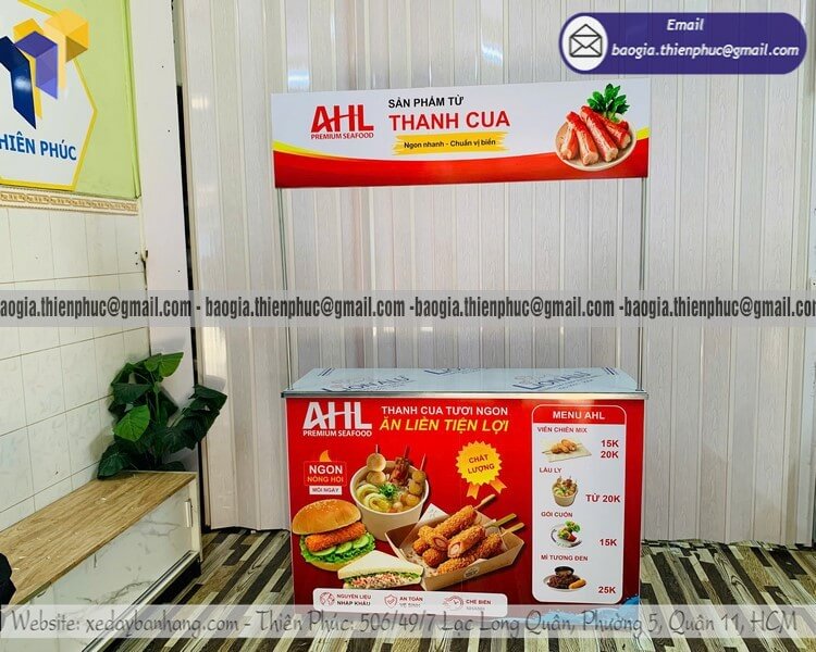 Booth sắt trưng bày sản phẩm mới có in logo Booth sắt trưng bày sản phẩm mới có in logo