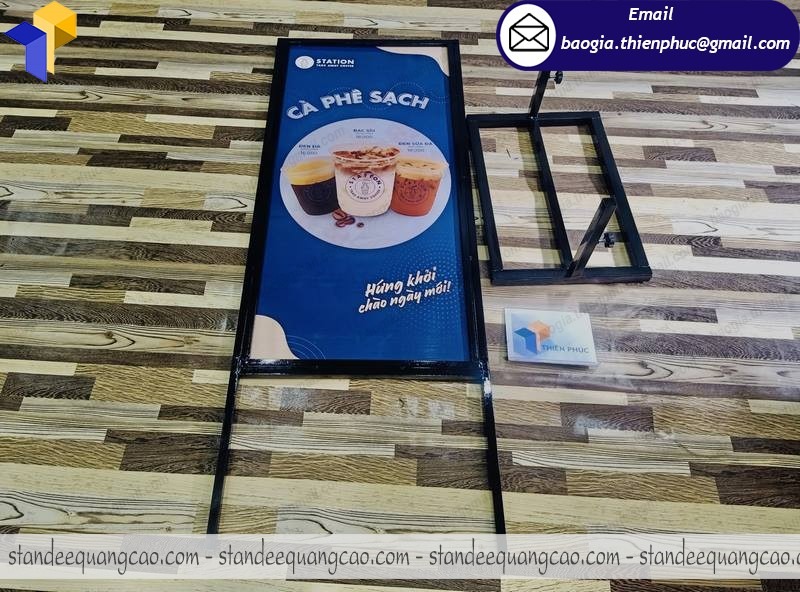 đặt làm bảng hiệu khung sắt đứng