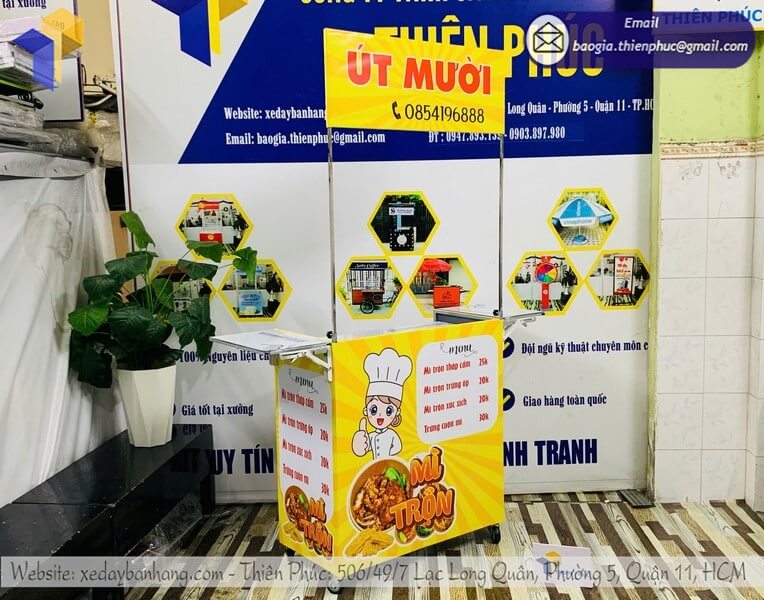 Đặt mua tủ bán mì trộn gấp gọn lưu động ngoài trời đa dạng theo yêu cầu