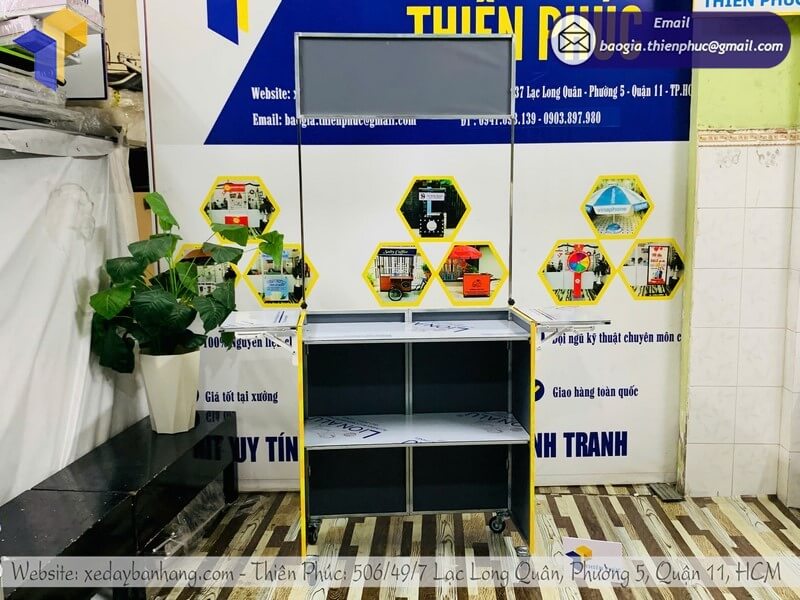 Đặt mua tủ bán mì trộn gấp gọn lưu động ngoài trời tiết kiệm không gian và thời gian