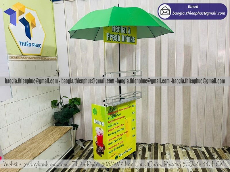 Đặt xe đẩy đồ uống nhỏ hàng rong gấp gọn mang đi vỉa hè dễ chơi