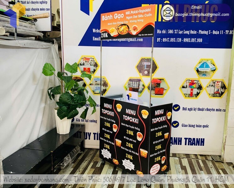 Giá mẫu kệ bán bánh gấp gọn trên vỉa hè nhanh chỉ với vài phút