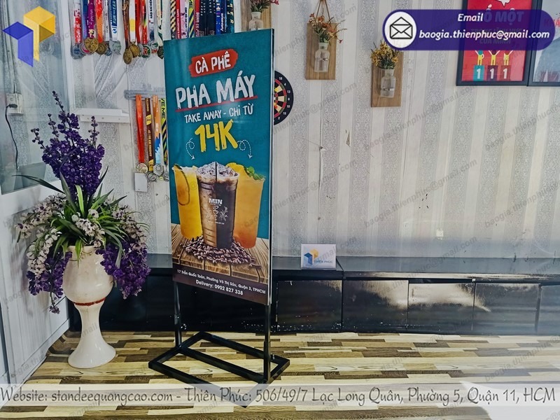 hình ảnh standee khung đứng chữ nhật