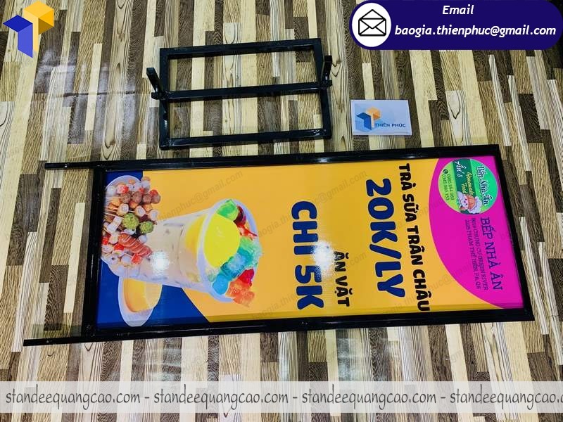 hình ảnh standee khung sắt ngoài trời