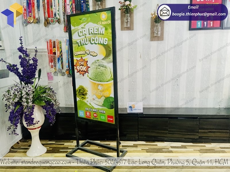 hình ảnh standee khung sắt TPHCM