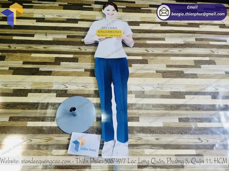 hình ảnh standee mô hình người giá rẻ