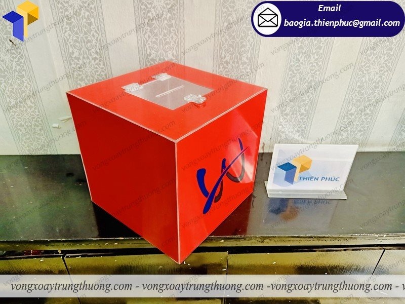 hình ảnh thùng đựng phiếu bốc thăm