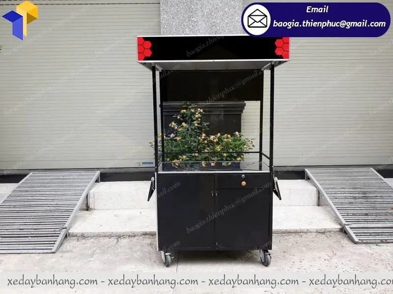 hình ảnh tủ bán bún phở lưu động
