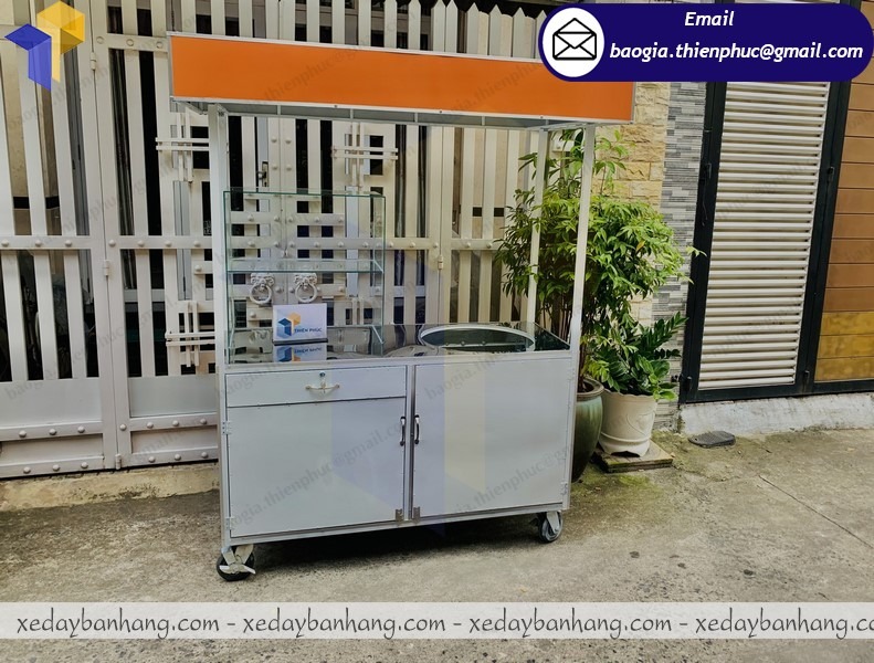 hình ảnh xe bán hủ tiếu dạo