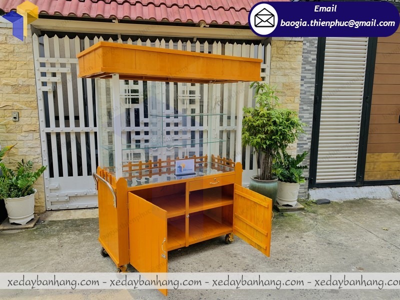 hình ảnh xe bán xôi bánh mì vỉa hè