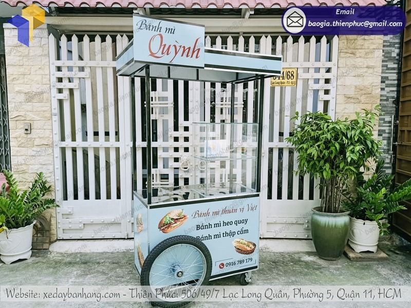 hình ảnh xe bánh mì bằng sắt