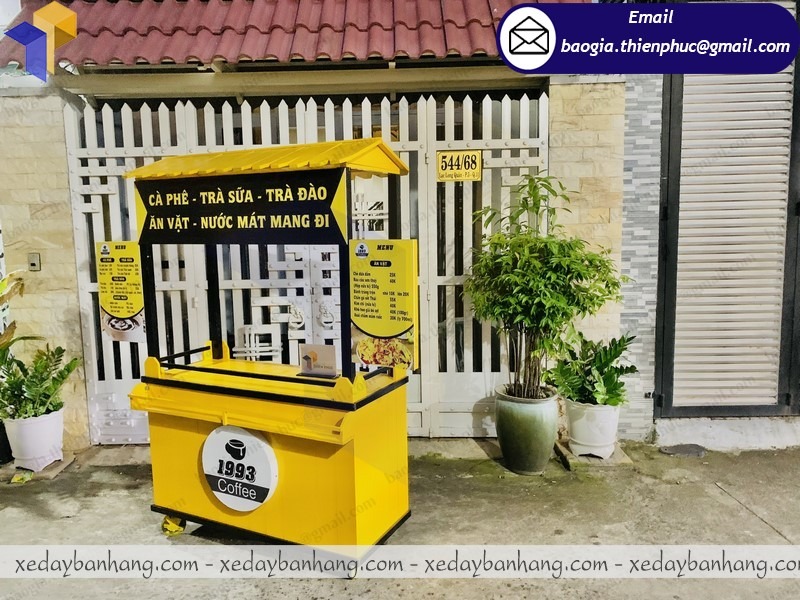 hình ảnh xe gỗ bán cafe take away