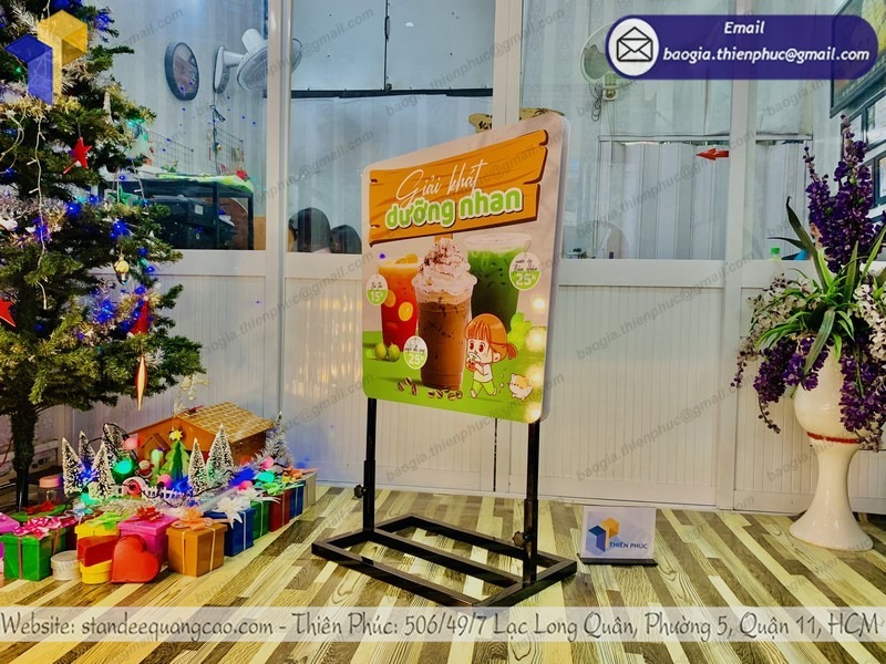 mẫu khung standee chân sắt tphcm đẹp
