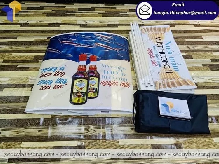 mẫu quầy nhựa sampling bán hàng đẹp