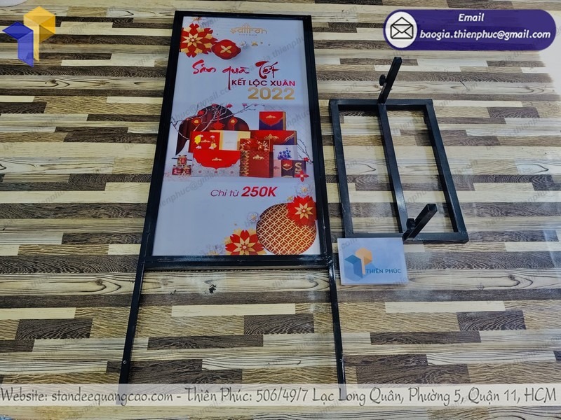 mẫu standee formex khung sắt đẹp