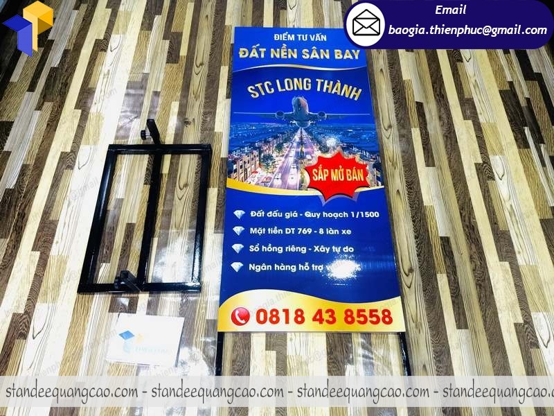 mẫu standee khung sắt lắp ráp đẹp