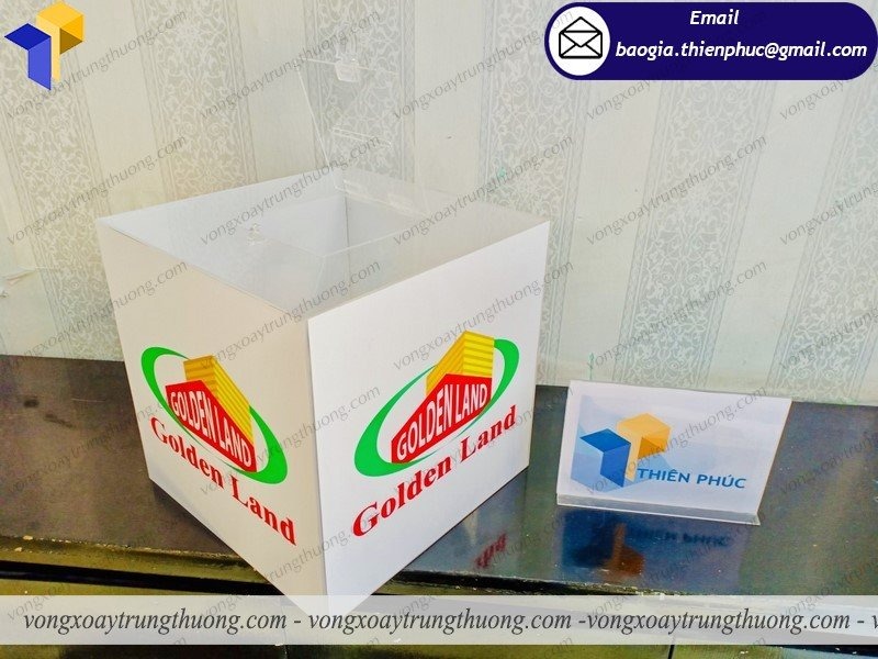 mẫu thùng phiếu mica 30x30x30 đẹp