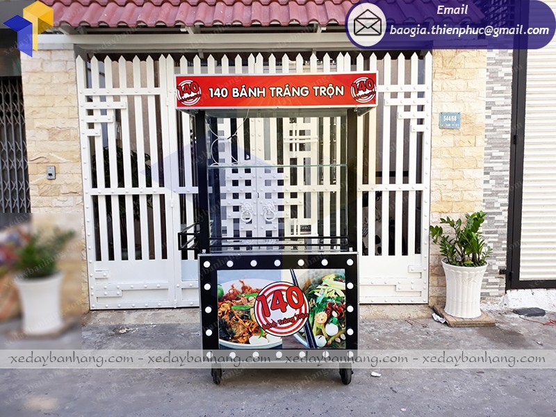 xe bán bánh tráng trộn