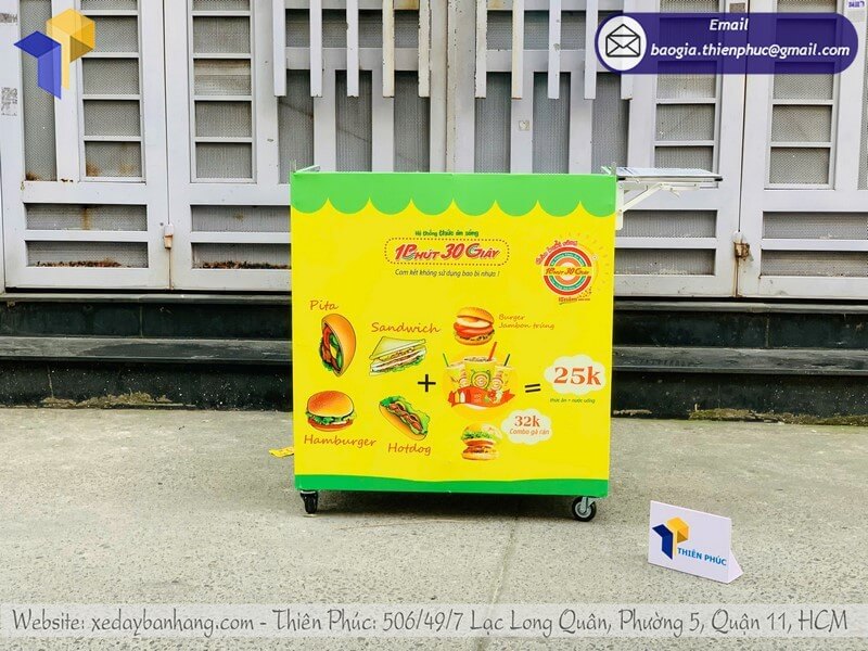 Mua tủ bán bánh mì gấp gọn di động in logo