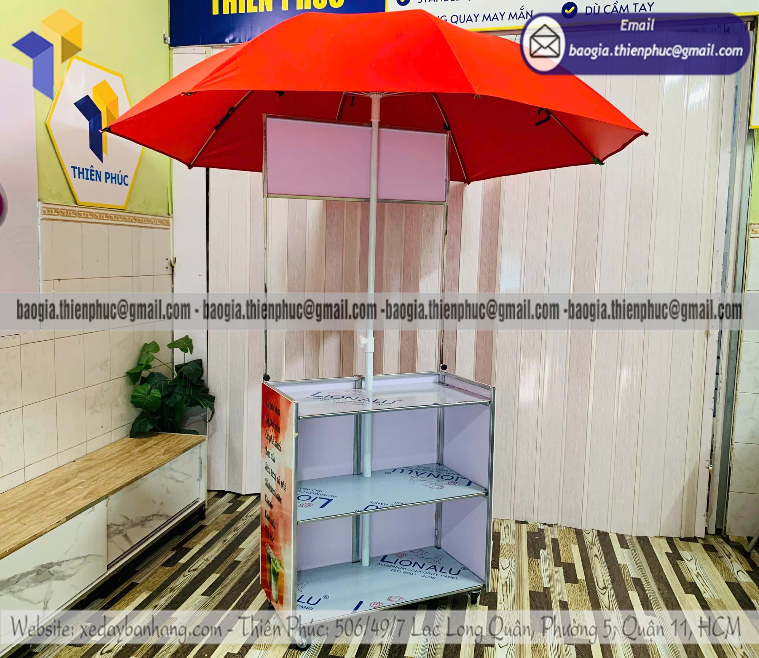 Quầy bán cafe muối xếp gọn phục vụ ngoài trời bán ở chợ đêm bến xe