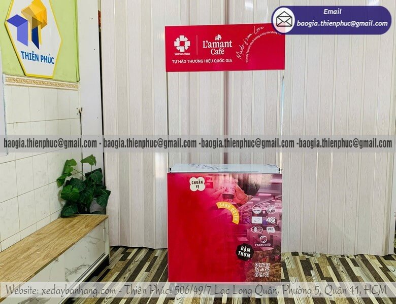 Quầy sắt PG tiếp thị quảng cáo mặt hàng mới siêu thị