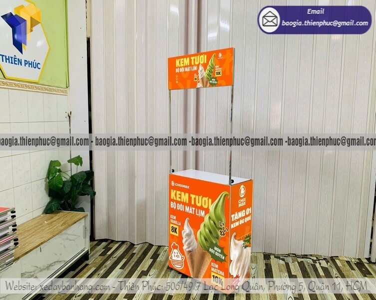 Quầy sắt trưng bày sampling mẫu mới cho siêu thị mua hàng nhanh hiệu quả
