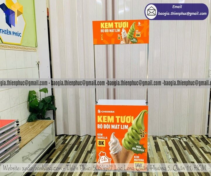 Quầy sắt trưng bày sampling mẫu mới cho siêu thị