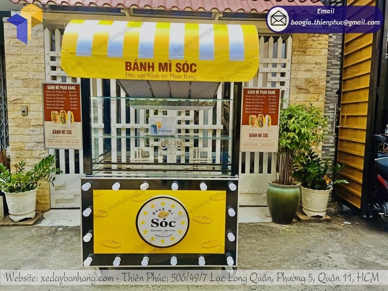 quầy xe bán bánh mì