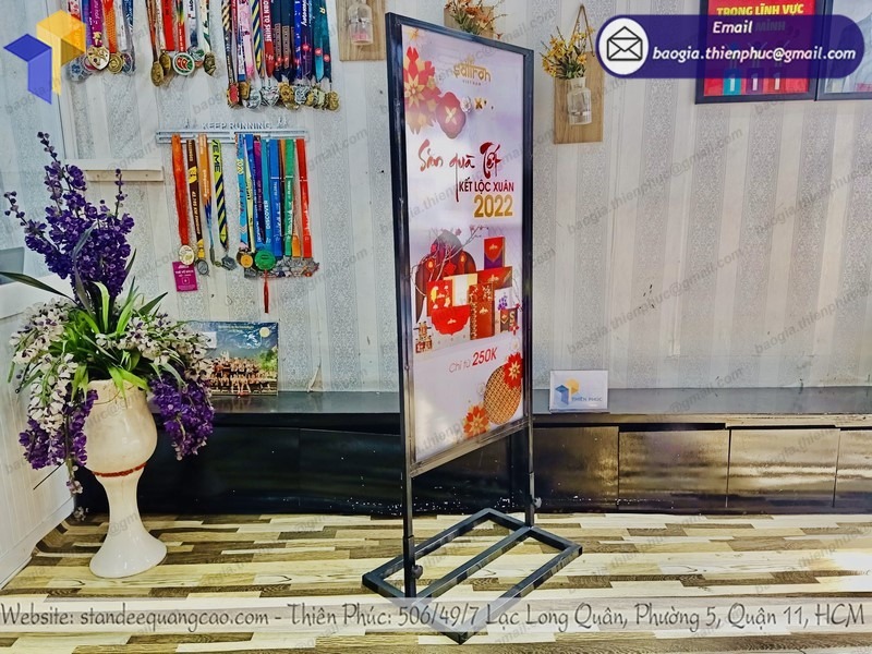 standee formex khung sắt giá rẻ