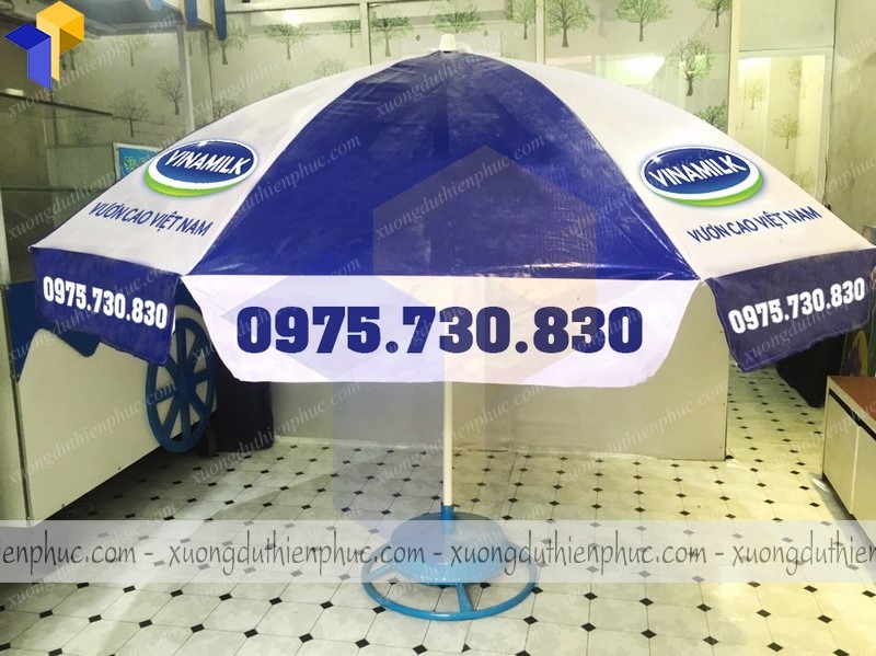 thiết kế dù ngoài trời in logo quảng cáo