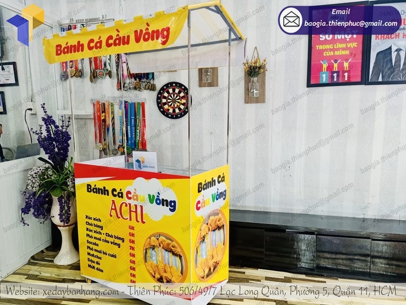 thiết kế quầy bán đồ ăn vặt vỉa hè