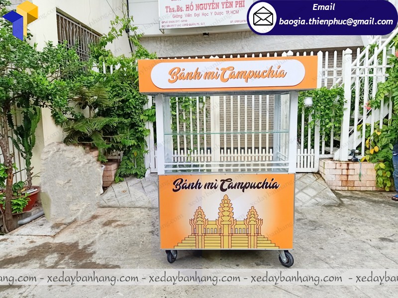 tủ sắt bán bánh mì