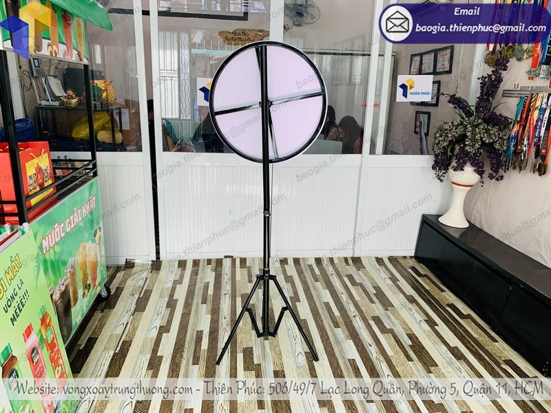 vòng quay may mắn chân xếp tốt