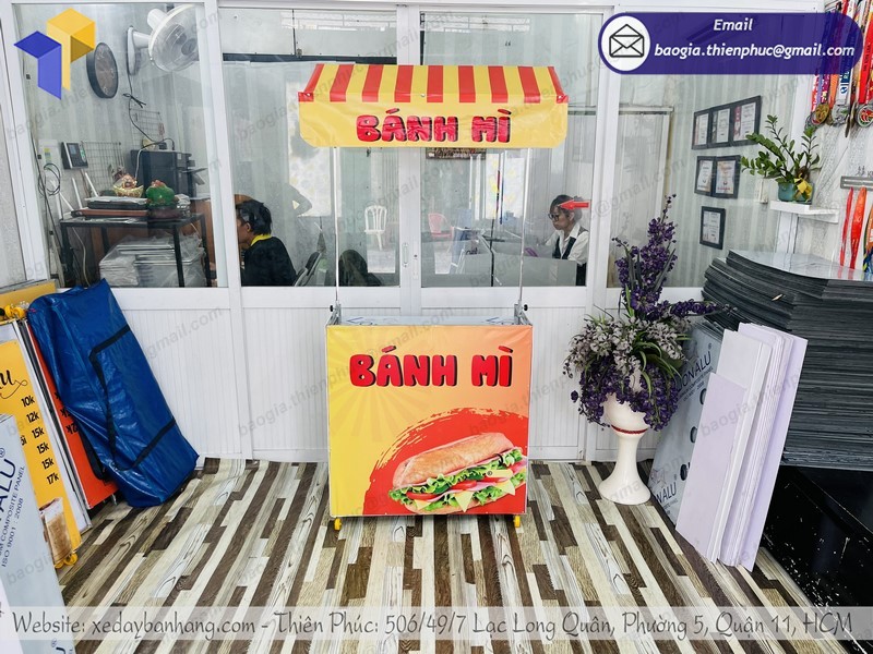 xe bán bánh mì di động